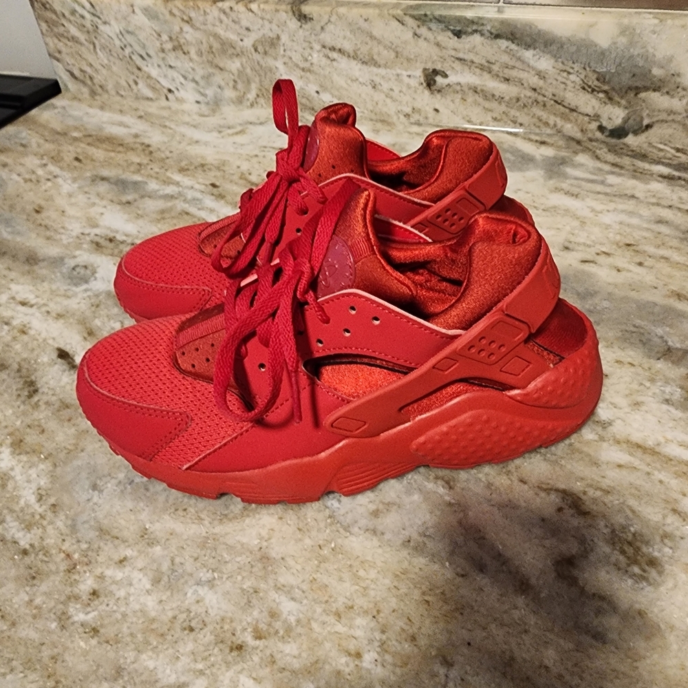 Nike hurrache red